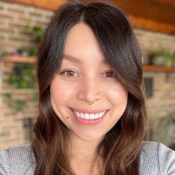 Meet your Posher, Anna - Picture 1 of 1